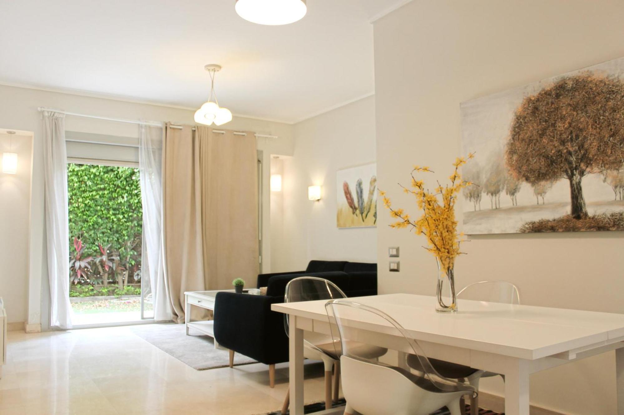 Apartment Modern 1br In Palm Hills Near Auc New Cairo