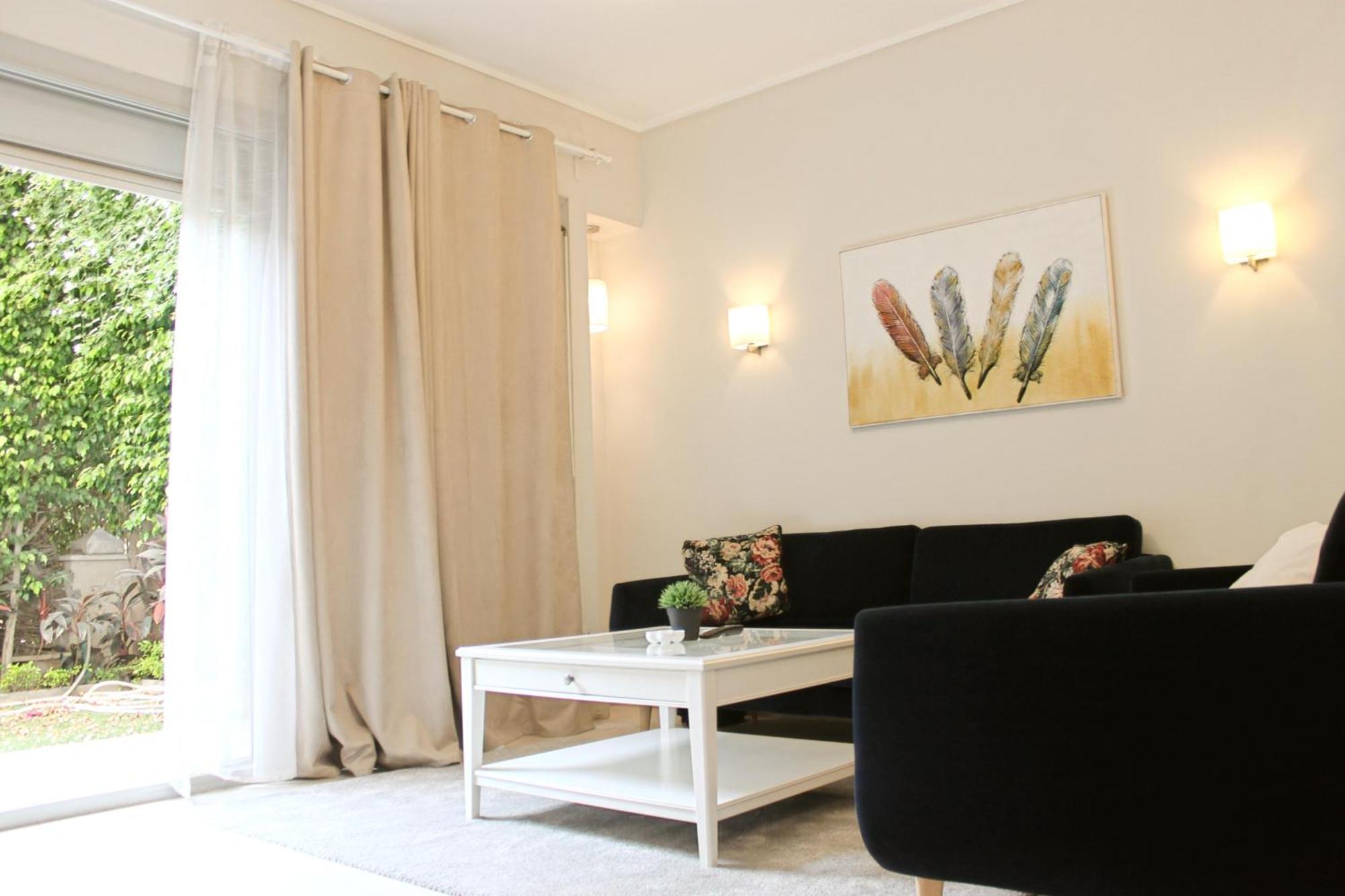 Apartment Modern 1br In Palm Hills Near Auc New Cairo