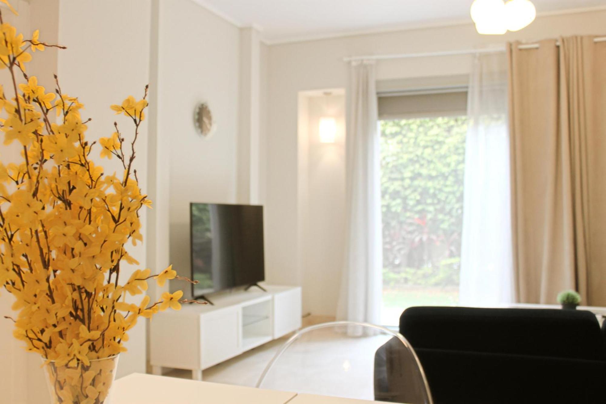 Apartment Modern 1br In Palm Hills Near Auc New Cairo